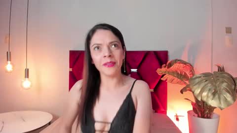 AnnaBrooks online show from February 7, 12:35 am