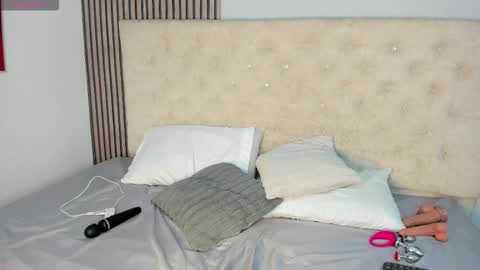 Anna Landry online show from October 10, 11:31 pm
