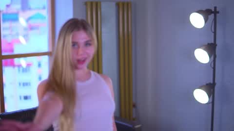 Annabel online show from November 4, 7:32 am