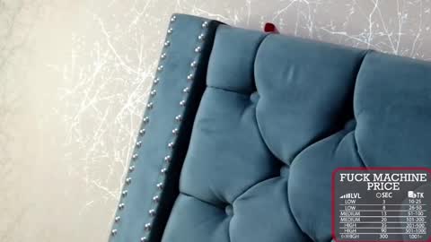       online show from October 25, 11:49 pm