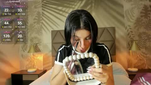 Anne online show from January 16, 3:15 am