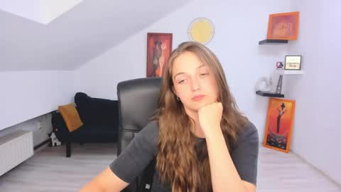 annewilsonn online show from June 2, 12:29 pm