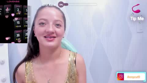 annie_cute18 online show from December 16, 11:11 pm