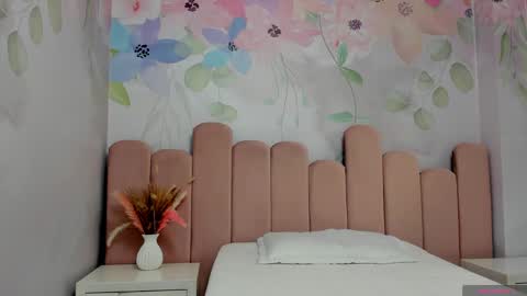 Snapshot of annie_cute18 chatting on January 17, 3:55 am annie_cute18 online show from January 17, 3:55 am