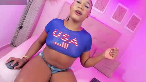 annie_dolce_ online show from July 3, 3:39 pm