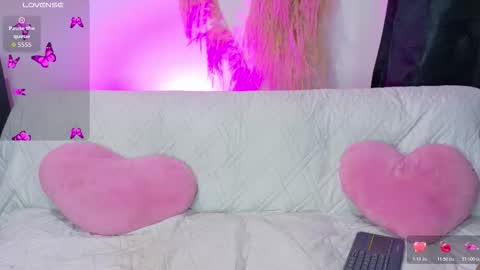 annie_loff online show from March 2, 9:32 pm