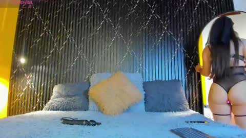 Annie online show from October 9, 1:00 am