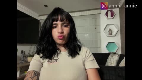 JEANNE no olvides seguirme dont forget follow me  uu online show from October 30, 11:16 pm