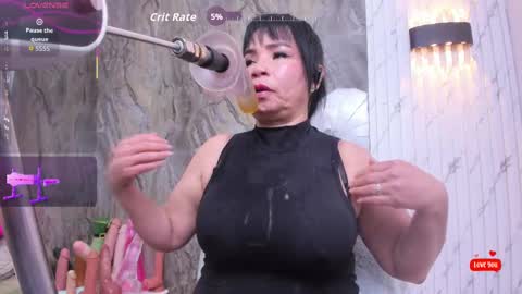 annie_wigg_ online show from October 4, 4:10 am