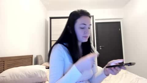 Annie online show from February 4, 6:23 pm