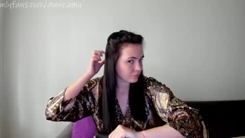 Annie online show from April 15, 1:36 pm