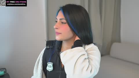 Annie FREE TRIAL IN BIO online show from October 23, 2:13 am