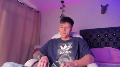 Annie  Alex online show from December 13, 1:33 pm