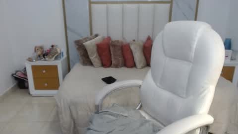 Snapshot of annita_cooper_ chatting on October 7, 4:25 pm anna online show from October 7, 4:25 pm
