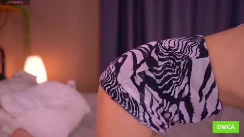 Annuetta online show from October 13, 3:58 pm