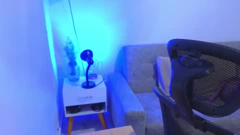 ANNY LOUIS online show from November 18, 7:17 pm