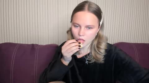 anny_love_you online show from September 30, 6:51 pm