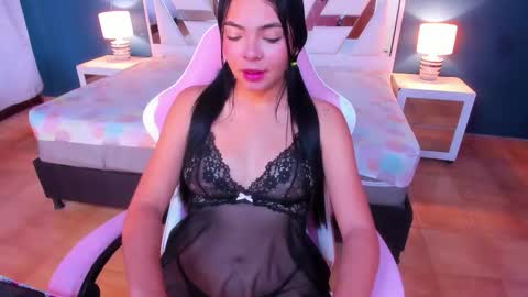 Snapshot of anny_petiitee chatting on October 14, 12:08 pm anny online show from October 14, 12:08 pm