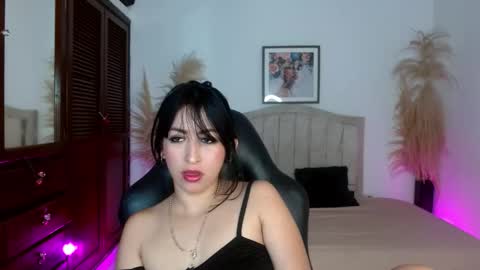 annyrusso online show from February 3, 3:05 pm