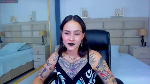 Snapshot of annythomsonn chatting on October 2, 8:29 pm AnnyT online show from October 2, 8:29 pm