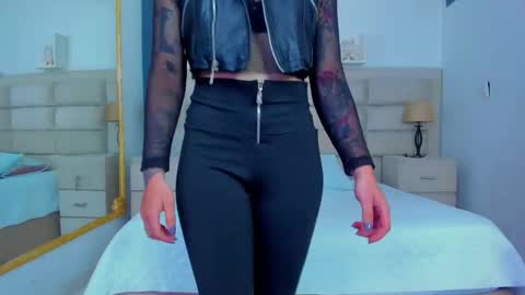 Snapshot of annythomsonn chatting on October 10, 9:08 pm AnnyT online show from October 10, 9:08 pm