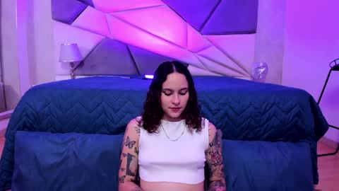 Snapshot of annythomsonn chatting on January 5, 9:14 pm AnnyT online show from January 5, 9:14 pm