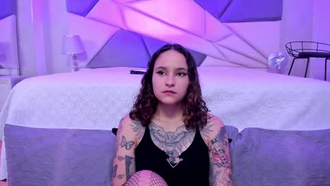 Snapshot of annythomsonn chatting on January 25, 11:11 pm AnnyT online show from January 25, 11:11 pm