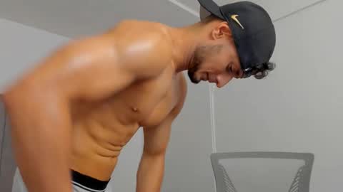 Adonys Creeb online show from November 30, 5:58 am