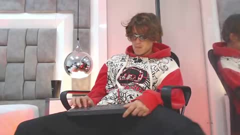 Anthonny online show from June 4, 8:48 pm