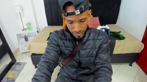 Snapshot of anthoy_wayans chatting on December 3, 11:40 pm online show from December 3, 11:40 pm