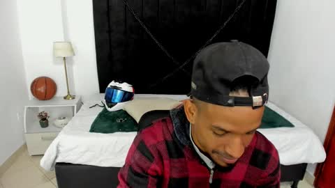 Snapshot of anthoy_wayans chatting on October 15, 12:14 am online show from October 15, 12:14 am