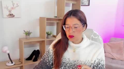 Snapshot of antoneella__ chatting on October 1, 12:15 pm Antonella online show from October 1, 12:15 pm