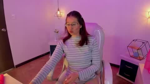 Snapshot of antoneella__ chatting on February 8, 12:06 pm Antonella online show from February 8, 12:06 pm