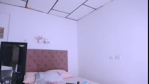 Snapshot of antonella_mcry chatting on October 4, 9:56 pm antonella online show from October 4, 9:56 pm