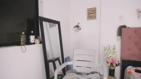 Snapshot of antonella_mcry chatting on September 19, 8:40 am antonella online show from September 19, 8:40 am