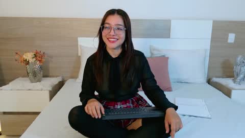 Antonella online show from March 28, 3:30 am