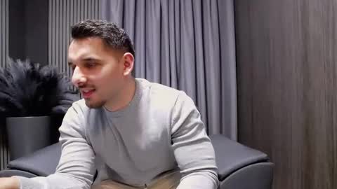 HI My name is Antonio online show from December 13, 7:53 pm