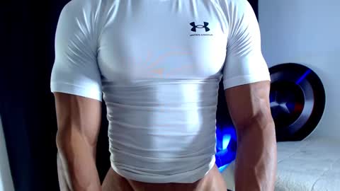 Snapshot of antonywebb94 chatting on October 21, 5:16 pm Instagram miguelangel1802 online show from October 21, 5:16 pm