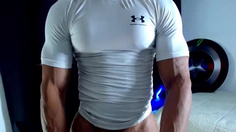 Snapshot of antonywebb94 chatting on September 29, 5:17 am Instagram miguelangel1802 online show from September 29, 5:17 am