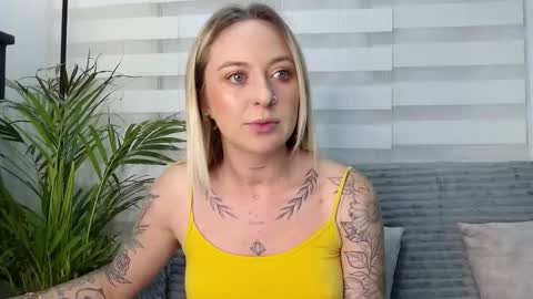 Antonia online show from November 17, 3:53 am