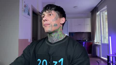 Tom online show from March 31, 3:12 pm