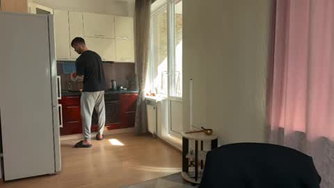 Tom online show from April 17, 8:28 am