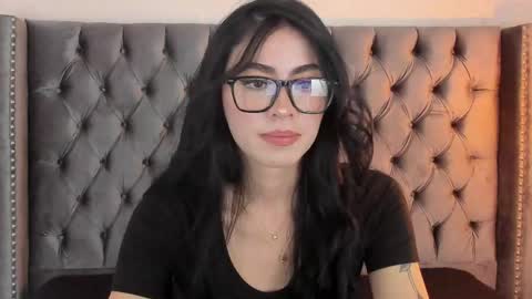anya_belth online show from June 3, 7:41 pm
