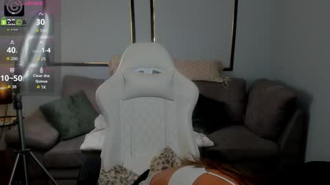 Anya online show from November 19, 1:32 pm