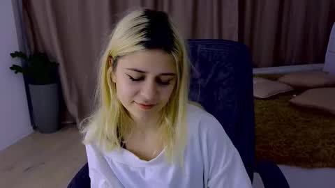 ApheliaStar online show from November 30, 5:09 pm