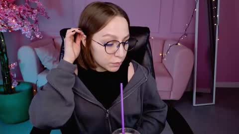 APHEX QUEEN online show from February 28, 1:03 pm