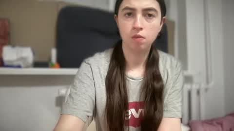 aphr0dite22 online show from March 25, 11:33 pm