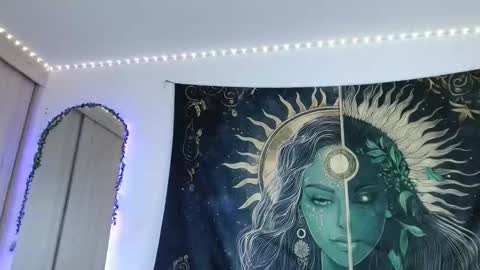 aphrodite__bloom online show from October 22, 9:38 pm