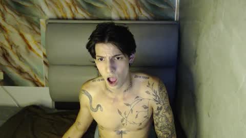 Snapshot of apolo01_ chatting on October 12, 12:03 am Apolo online show from October 12, 12:03 am