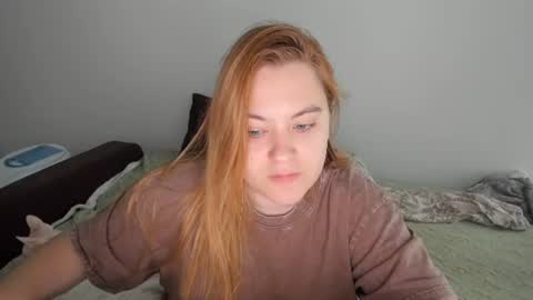appleyummybuns online show from June 12, 4:22 am